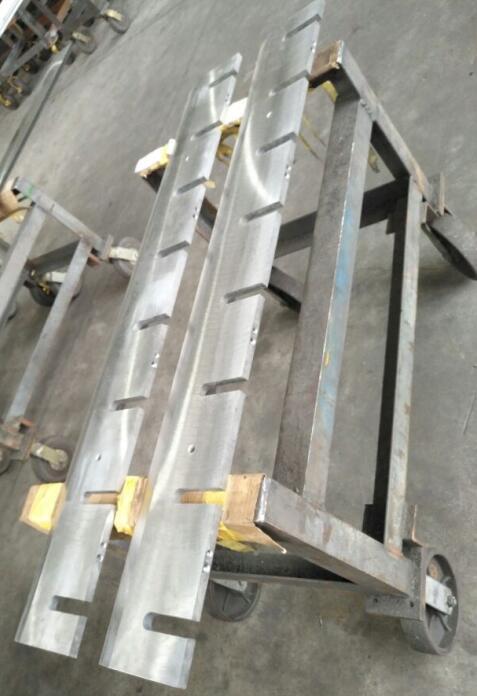 Peeling knife of plywood 1